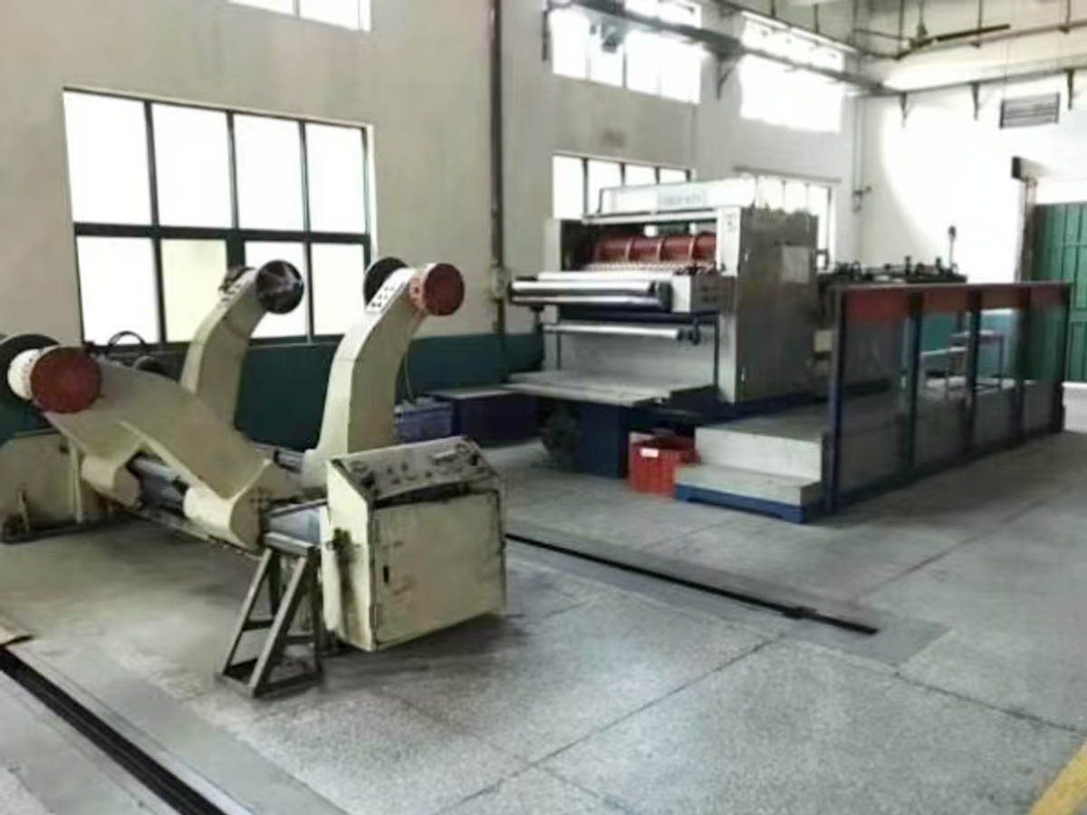 Rotary slitting machine