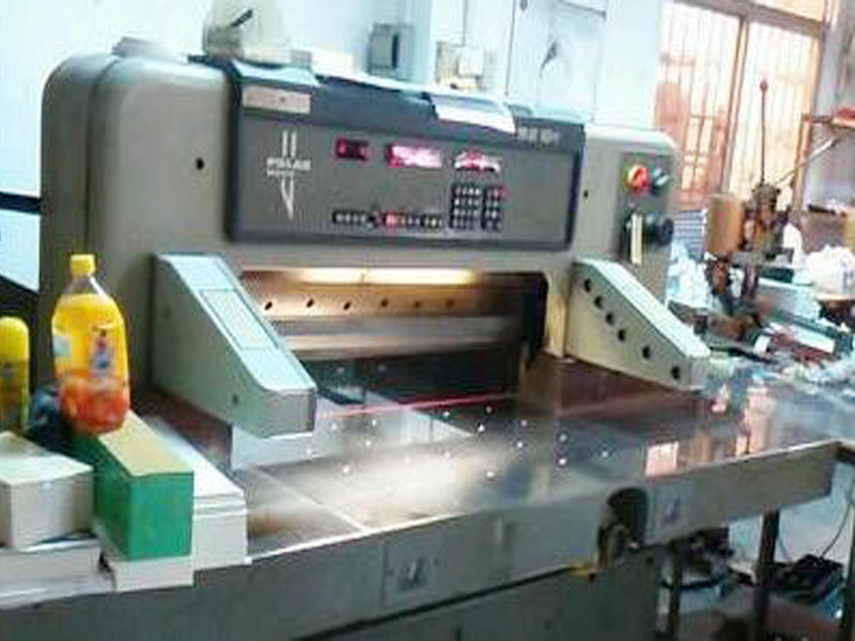 Flat paper cutter1