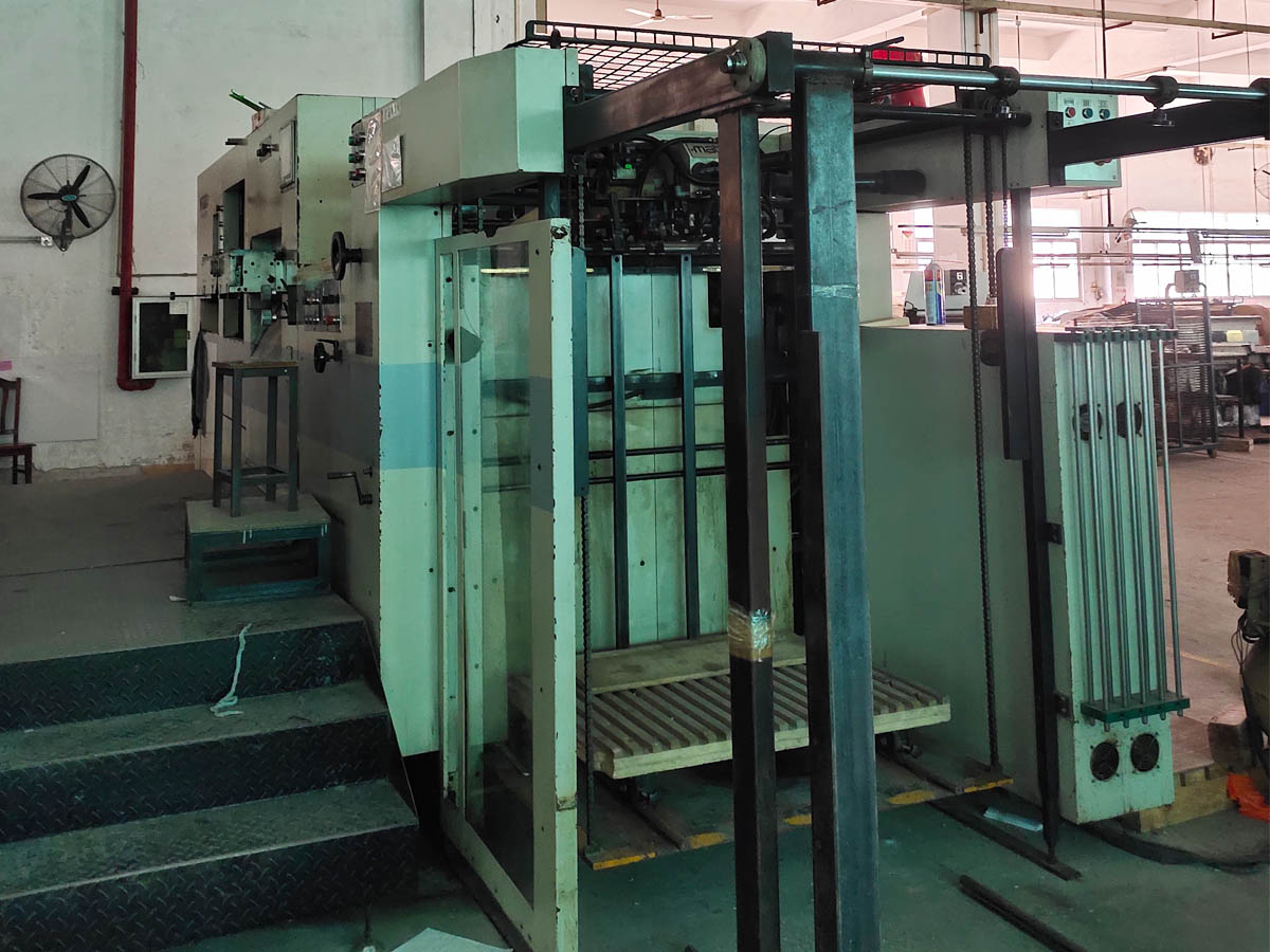  Die cutting machine1